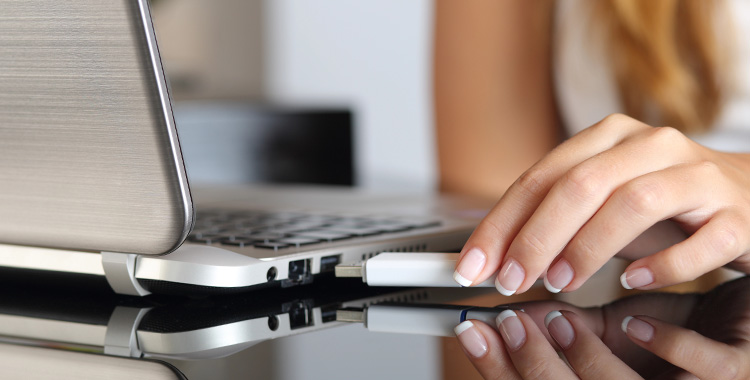 usb stick laptop